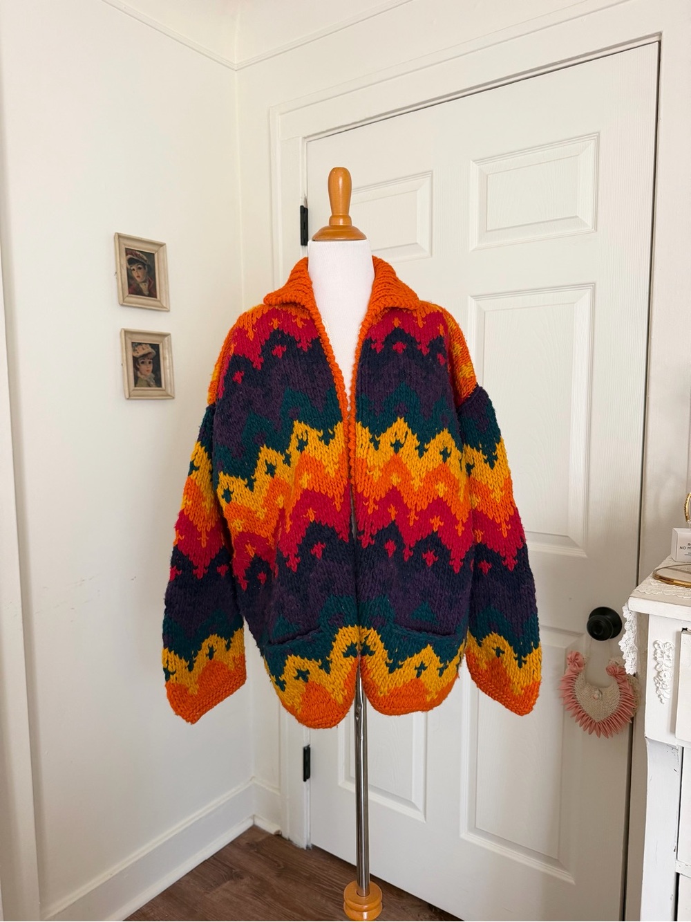Vintage Hand Knit Rainbow Ecuadorian Cardigan 🌈
